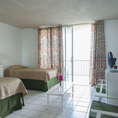 Montego Bay Club Apartments Екстериор снимка