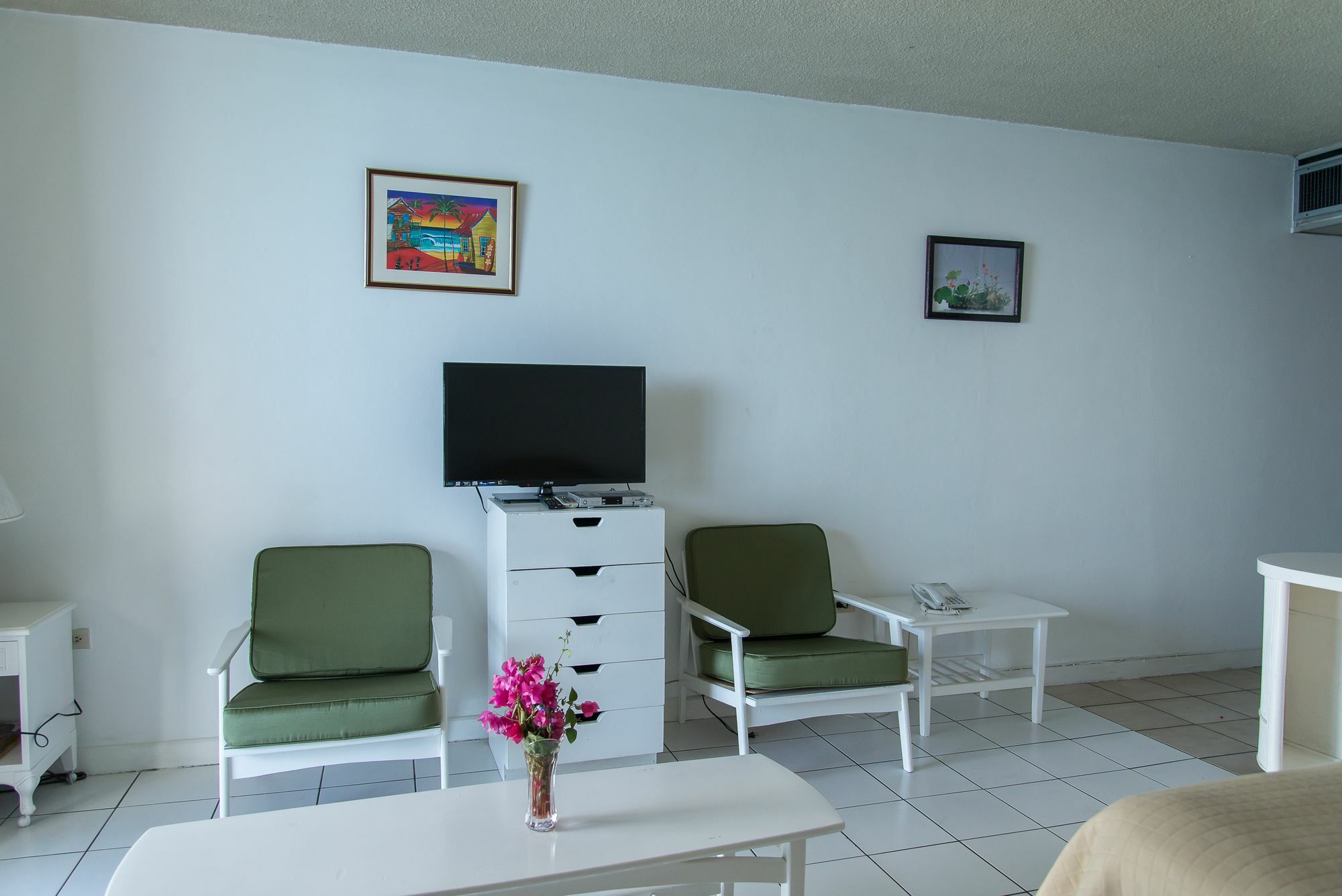 Montego Bay Club Apartments Екстериор снимка