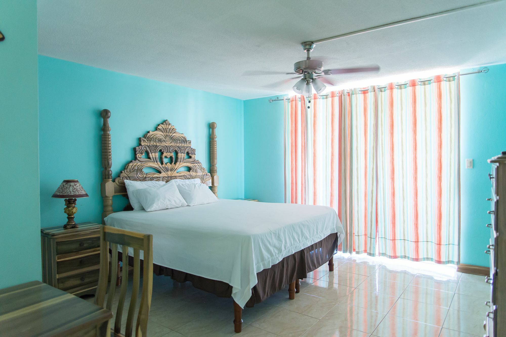 Montego Bay Club Apartments Екстериор снимка