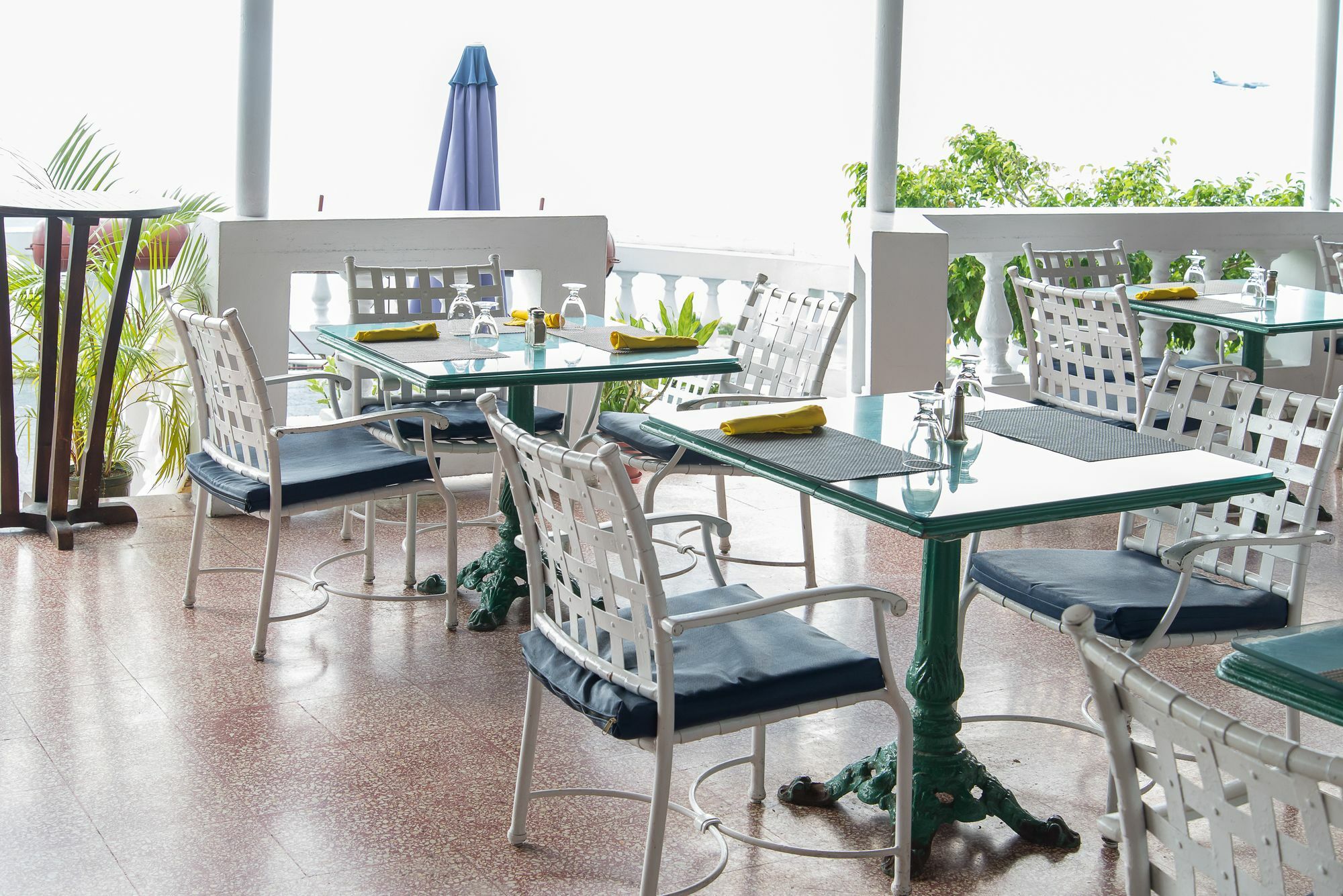 Montego Bay Club Apartments Екстериор снимка